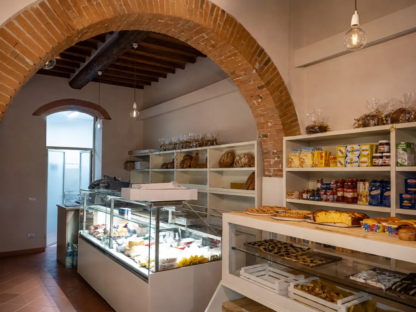 Attività commerciale ripristinata e riaperta